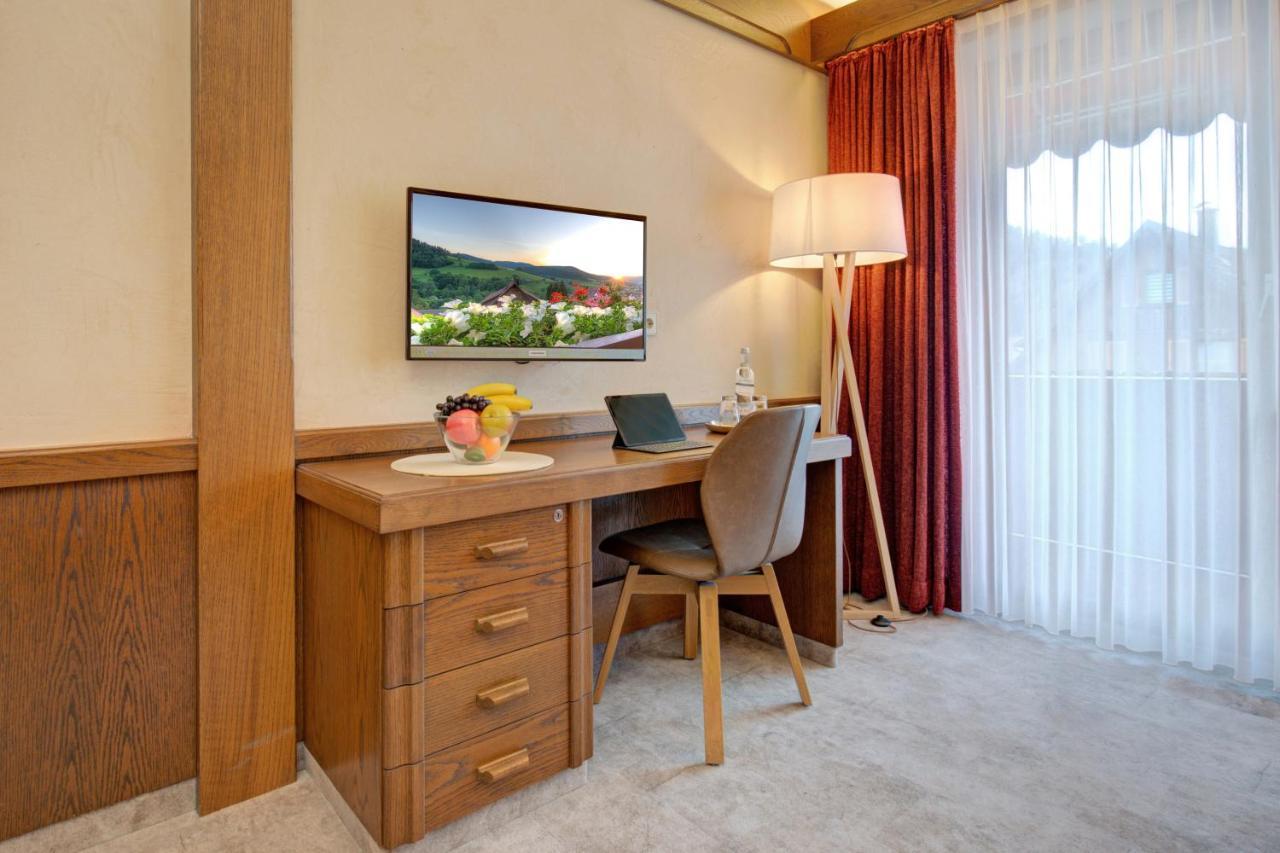 Hotel Restaurant Falken Baiersbronn Dış mekan fotoğraf